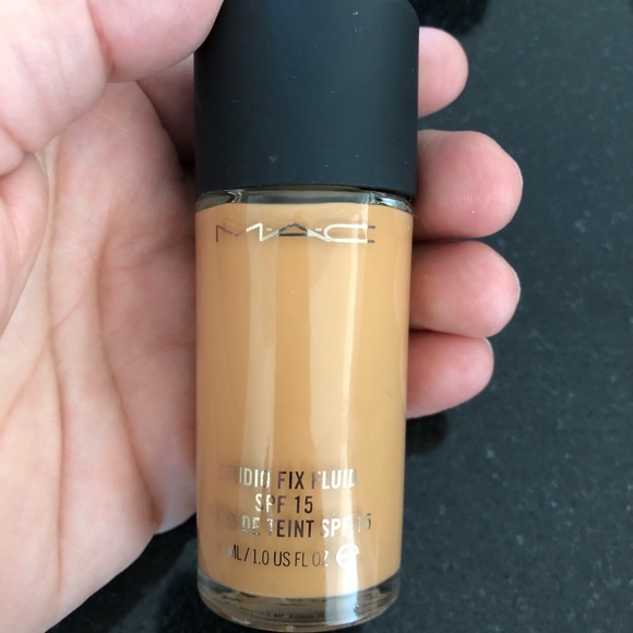 mac studio fix foundation nc44